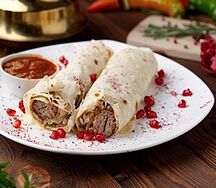 Люля-кебаб с говядиной и свининой в лаваше