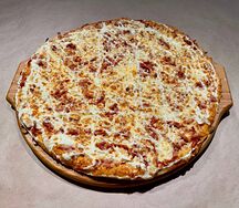 Пицца с копченой колбасой