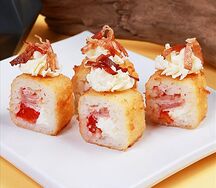С беконом и помидором