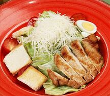 Цезарь с курицей гриль