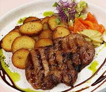 Свиная шейка с молодым картофелем