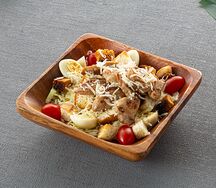 Салат Цезарь с курицей