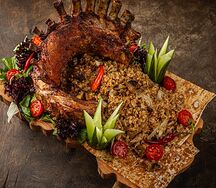 Корона из телятины с ачаром и грибами