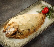 Сибас в соляном коконе