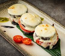Шарлотка из баклажан