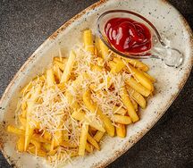 Картофель фри с пармезаном