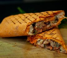  Шаурма сырная с курицей