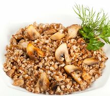 Печень куриная с гречкой и грибами