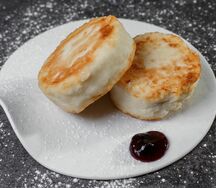 Сырники с малиновым джемом