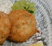Котлетки Дружба со шпинатным соусом 