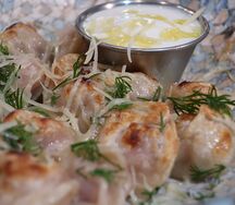 Пельмени со сметаной и укропом