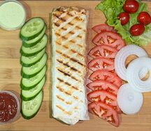 Шашлык из курицы в лаваше халяль