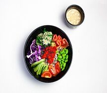 Поке с лососем и икрой масаго