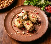 Баклажанные рулетики с грецким орехом