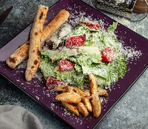 Цезарь с курицей