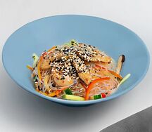 Салат из фунчозы с курицей 