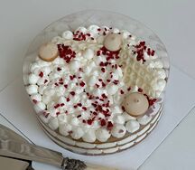 Торт Сметанник с малиной