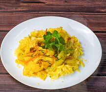 Вок с рисовой лапшой и овощами
