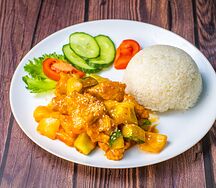 Рис с кисло-сладким соусом и креветками