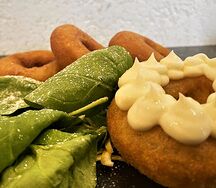 Пончик с сыром и ветчиной