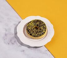 Пончик с банановой начинкой 