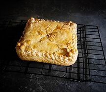 Пирог со свининой рубленой и брокколи