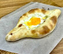 Хачапури с двумя желтками