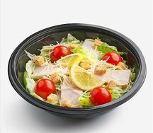 Салат Цезарь с курицей