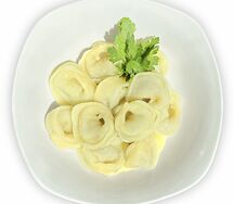 Пельмени домашние со сметаной
