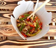 Удон с морепродуктами и овощами