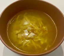 Суп Куриный с лапшой и гренками 