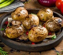 Молодой картофель на мангале 