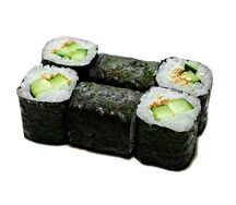 Хосомаки с огурцом