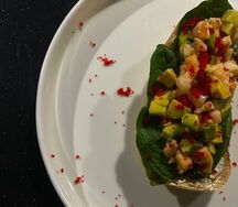 Брускетта с креветкой и авокадо