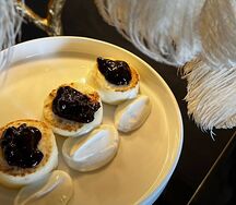 Сырники со сметаной и домашним вареньем 