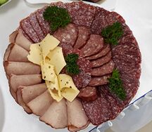 Мясная тарелка