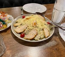 Цезарь с курицей