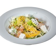 Салат с индейкой и персиками