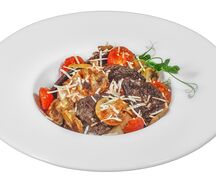Феттуччине с телятиной и грибами