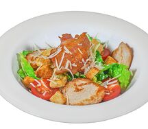 Салат Цезарь с курицей и беконом