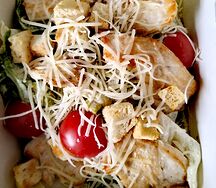Салат Цезарь с курицей