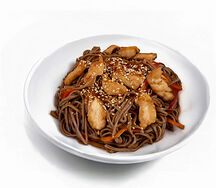 Гречневая лапша WOK с курицей