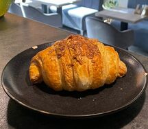 Круассан с ветчиной и сыром