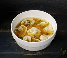Пельмени с бульоном 