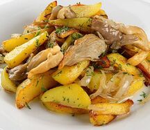 Картофель с грибами по-домашнему