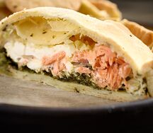 Тарт сытный Форель, брынза и шпинат