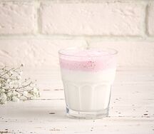 Молочный коктейль с ягодами
