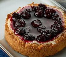 Пирожное Смородина с творогом и кешью