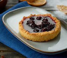 Пирожное Смородина чёрная с творогом