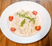 Феттуччине с беконом и курицей
